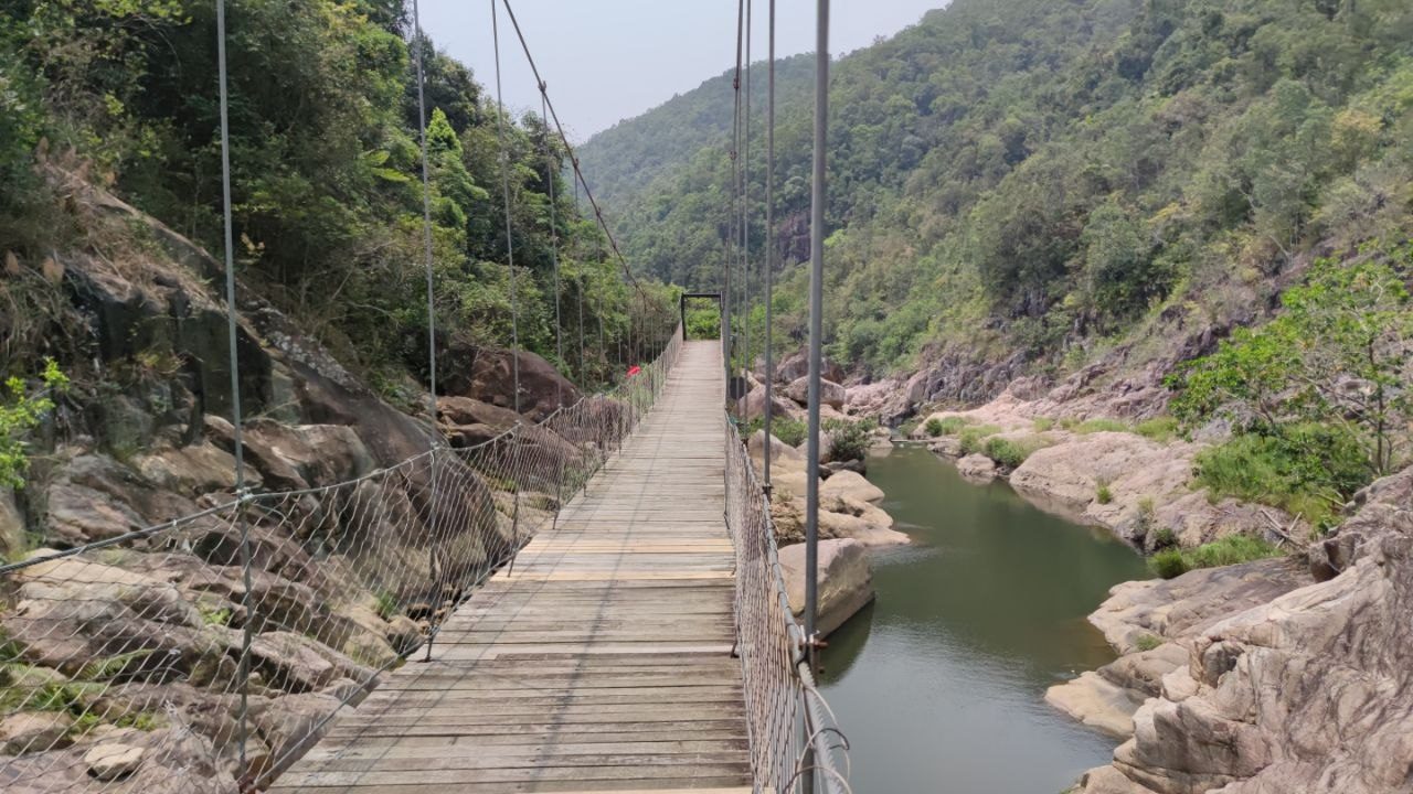 Wuzhishan: grünes Hainan abseits der Küste